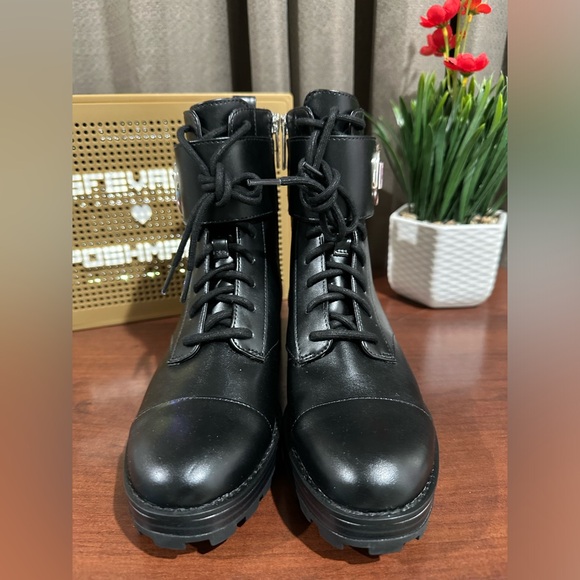 New Michael Kors Tatum Combat Lace up Boot Black size 5 / 6 / 7.5 - Picture 3 of 12
